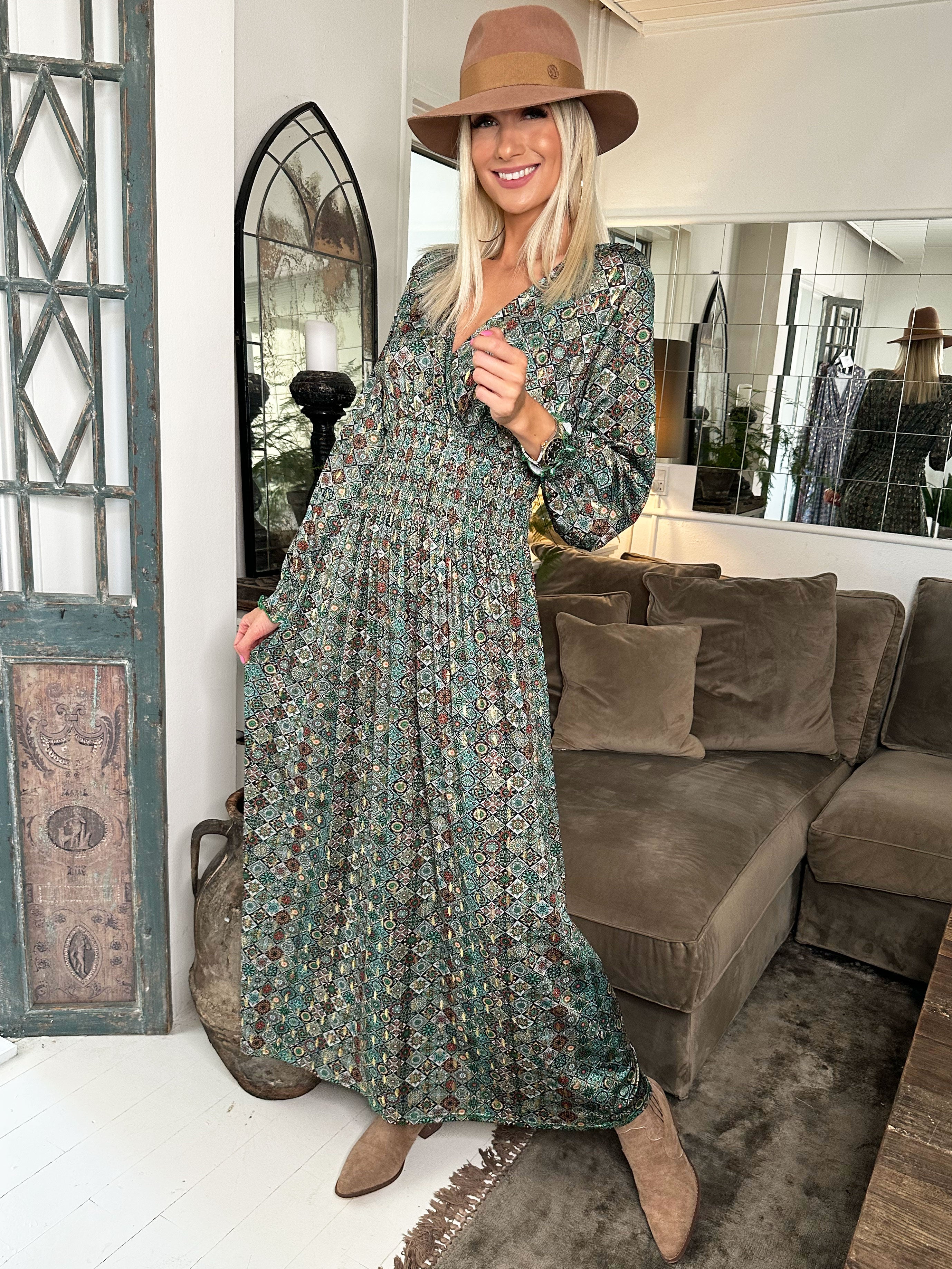 Pams Mosaic L/S - Lång elastisk klänning i skrynkelfritt tyg med långa ärmar